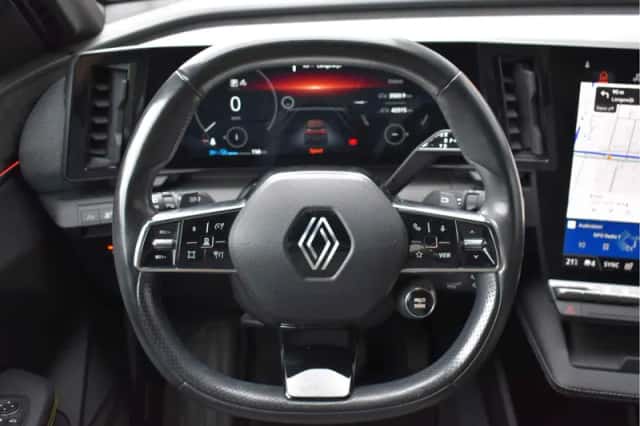Renault Mégane E-Tech (2022) thumbnail 4