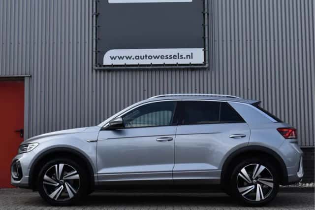 Volkswagen T-Roc (2024) thumbnail 5