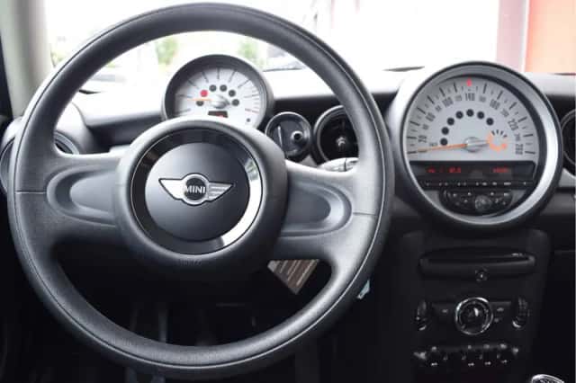 MINI Cooper (2014) thumbnail 4