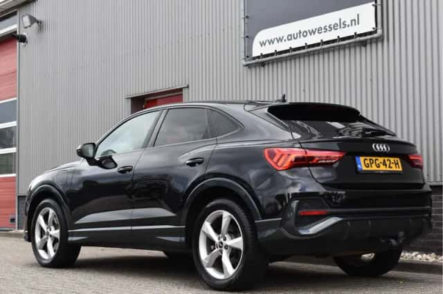 Audi Q3 Sportback (2021) thumbnail 2