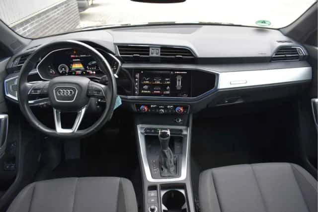 Audi Q3 Sportback (2021) thumbnail 3