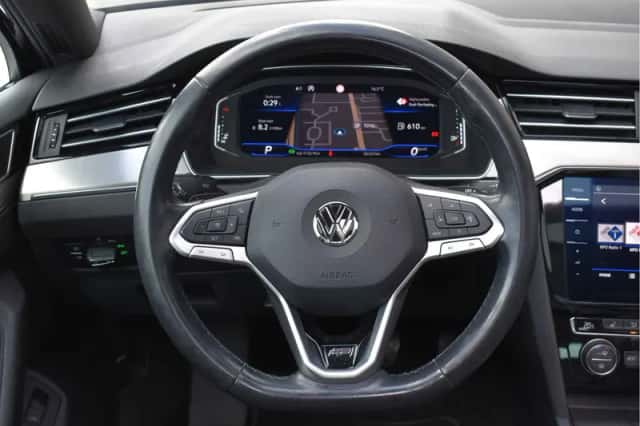 Volkswagen Passat (2020) thumbnail 4