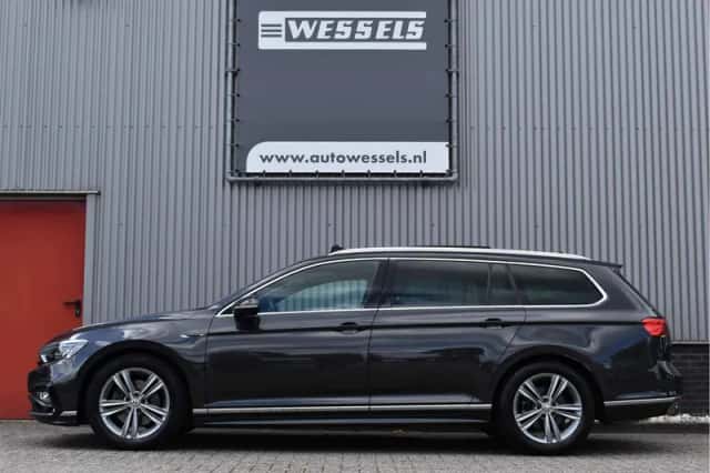 Volkswagen Passat (2020) thumbnail 5