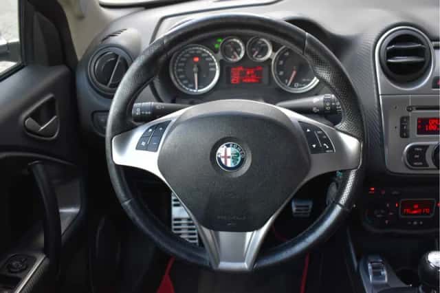 Alfa Romeo MiTo (2008) thumbnail 4