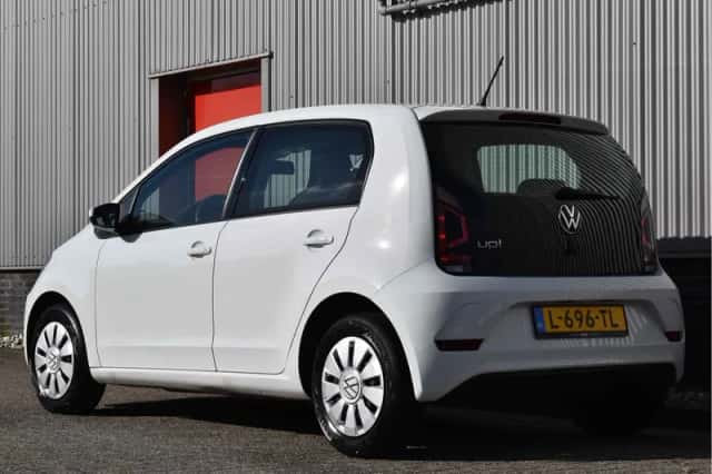 Volkswagen Up! (2021) thumbnail 2