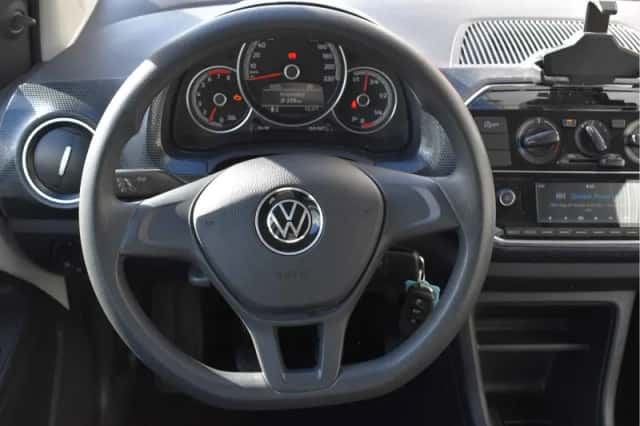 Volkswagen Up! (2021) thumbnail 4