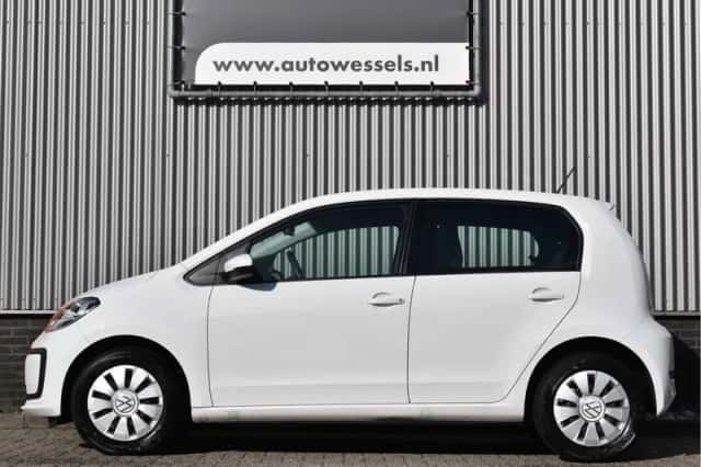 Volkswagen Up! (2021) thumbnail 5