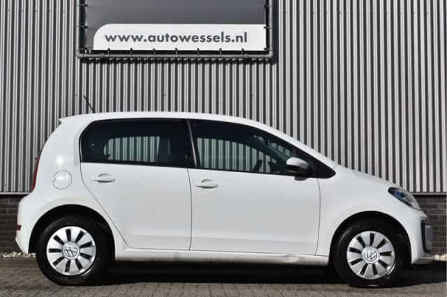 Volkswagen Up! (2021) thumbnail 6