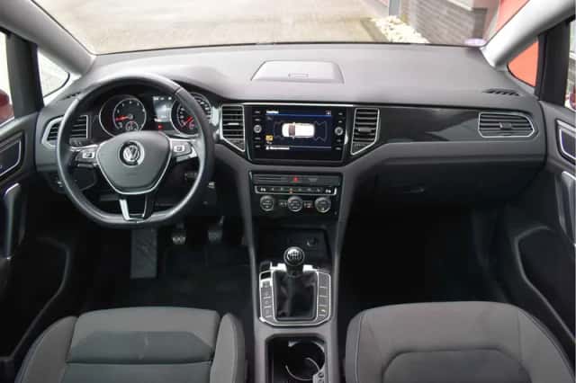 Volkswagen Golf Sportsvan (2018) thumbnail 3