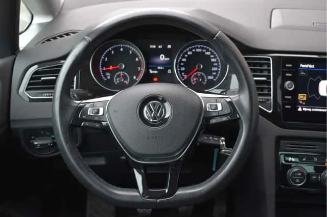 Volkswagen Golf Sportsvan (2018) thumbnail 4