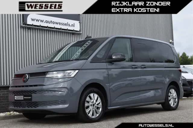 Volkswagen Multivan (2022) thumbnail 1