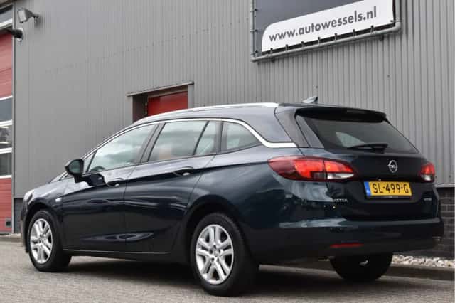Opel Astra (2018) thumbnail 2