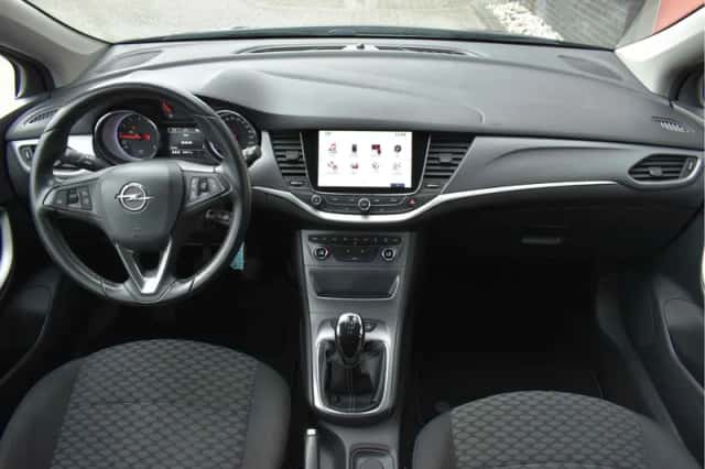 Opel Astra (2018) thumbnail 3