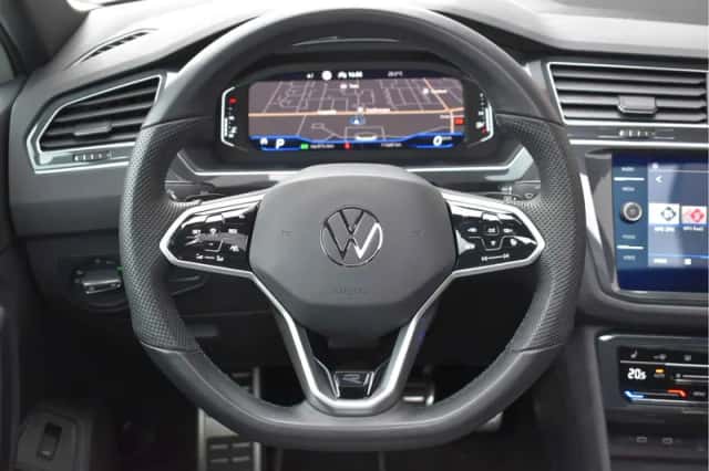 Volkswagen Tiguan (2021) thumbnail 4