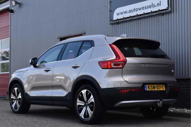 Volvo XC40 (2023) thumbnail 2