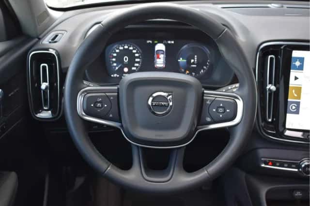 Volvo XC40 (2023) thumbnail 4