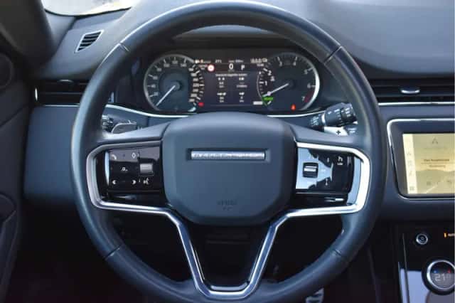 Land Rover Range Rover Evoque (2022) thumbnail 4