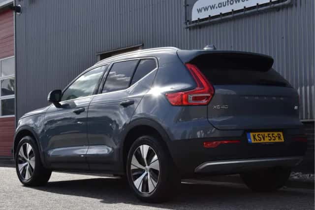 Volvo XC40 (2021) thumbnail 2