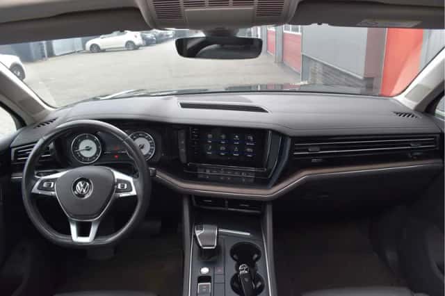 Volkswagen Touareg (2019) thumbnail 3