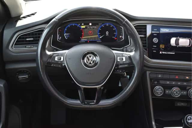 Volkswagen T-Roc (2018) thumbnail 4