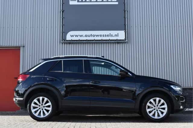 Volkswagen T-Roc (2018) thumbnail 6