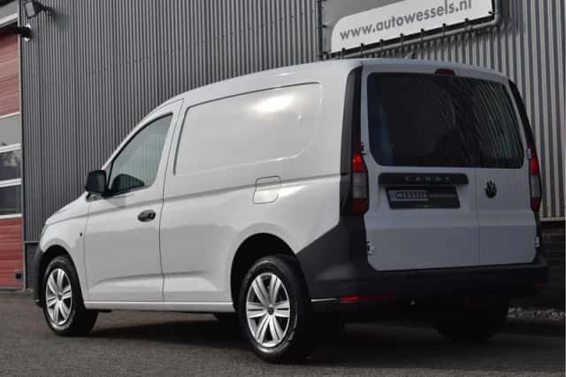 Volkswagen Caddy (2024) thumbnail 2