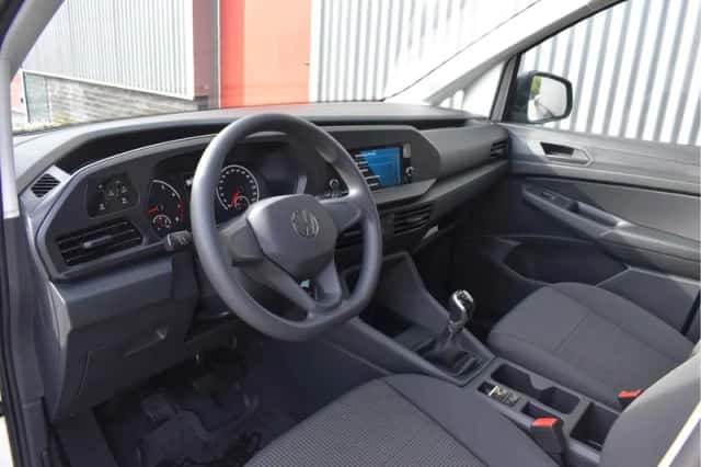 Volkswagen Caddy (2024) thumbnail 3