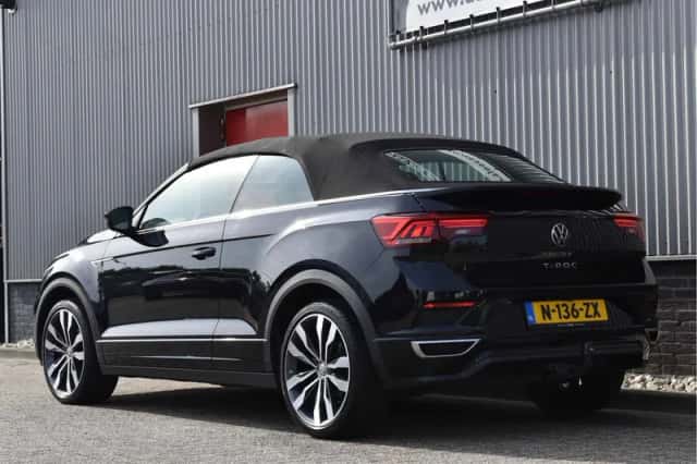Volkswagen T-Roc (2021) thumbnail 2