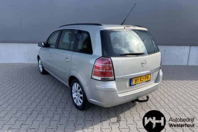 Opel Zafira (2007) thumbnail 3