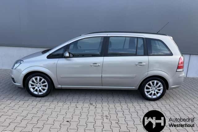Opel Zafira (2007) thumbnail 5