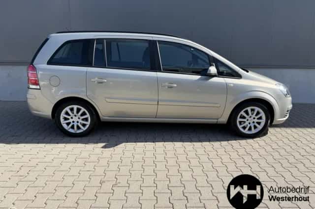 Opel Zafira (2007) thumbnail 6