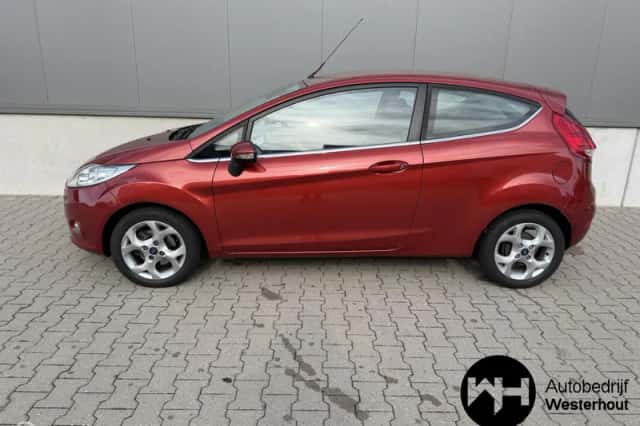Ford Fiesta (2009) thumbnail 5