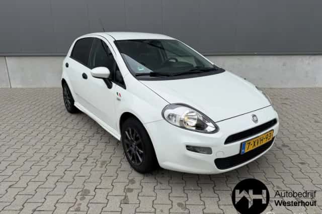 Fiat Punto (2014) thumbnail 1