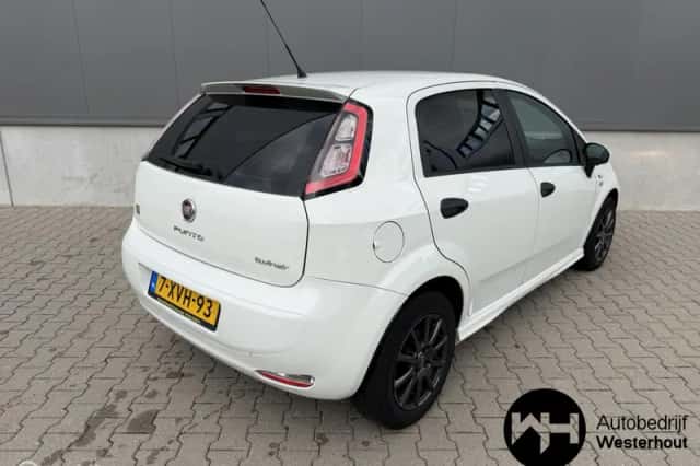 Fiat Punto (2014) thumbnail 4