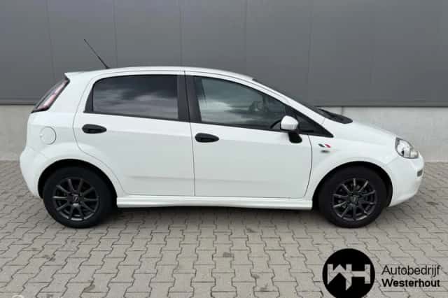 Fiat Punto (2014) thumbnail 5