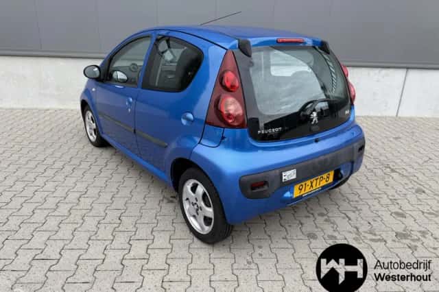 Peugeot 107 (2012) thumbnail 3
