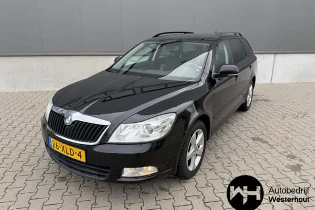 Škoda Octavia (2012) thumbnail 2