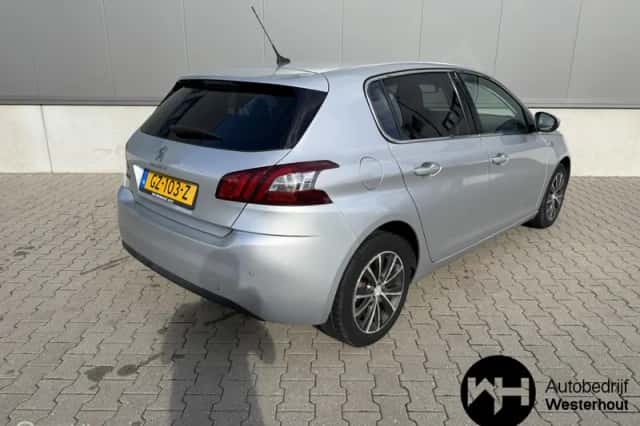 Peugeot 308 (2015) thumbnail 3