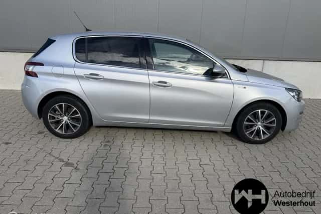 Peugeot 308 (2015) thumbnail 5