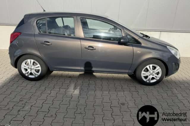 Opel Corsa (2013) thumbnail 6