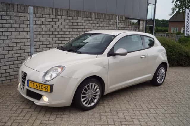Alfa Romeo Mito (2013) thumbnail 1