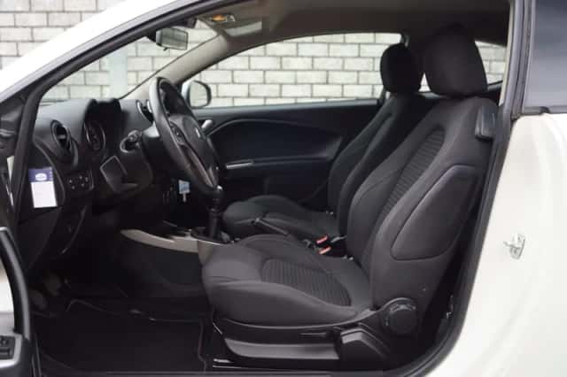 Alfa Romeo Mito (2013) thumbnail 4