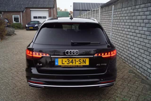 Audi A4 (2021) thumbnail 5