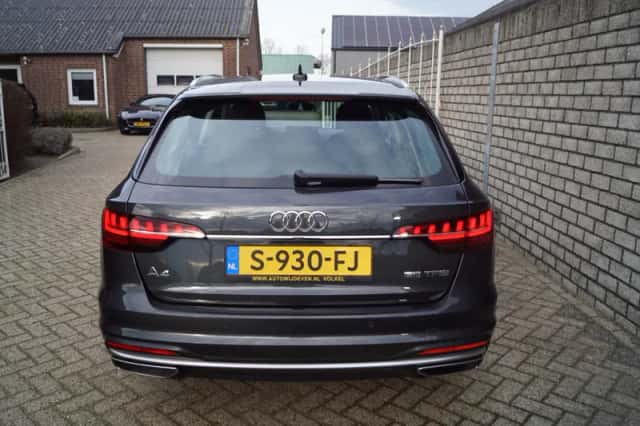 Audi A4 (2023) thumbnail 5