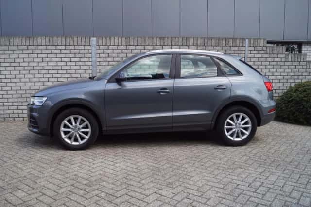 Audi Q3 (2017) thumbnail 2