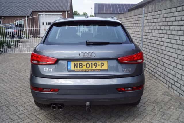 Audi Q3 (2017) thumbnail 5