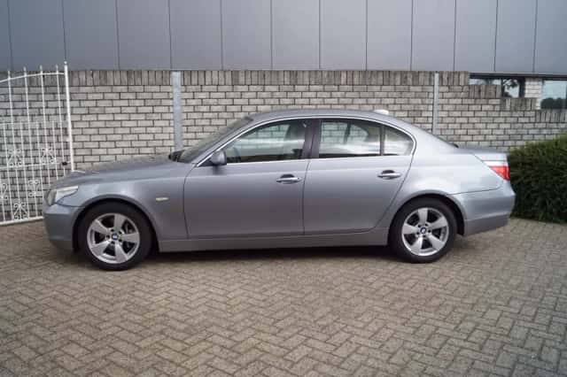 BMW 5-Serie (2007) thumbnail 2
