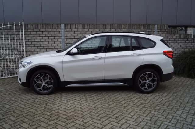 BMW X1 (2019) thumbnail 2