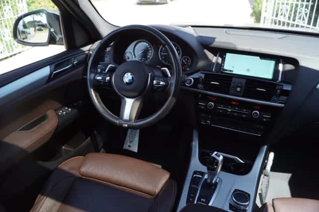 BMW X3 (2017) thumbnail 3