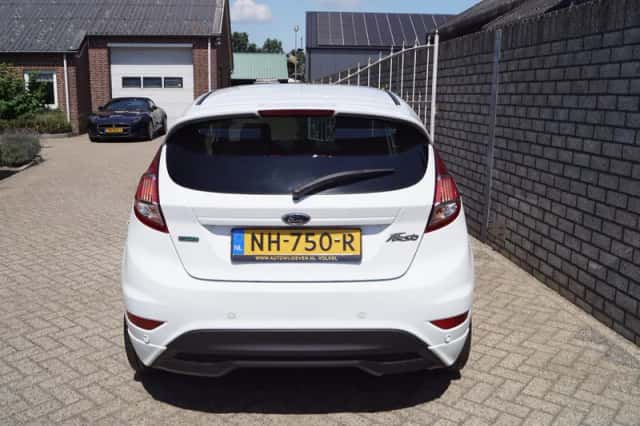 Ford Fiesta (2017) thumbnail 5